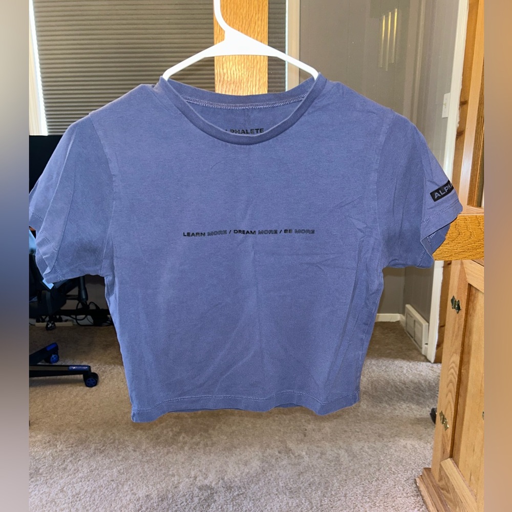 Alphalete - Be More Fitted Crop Tee - small